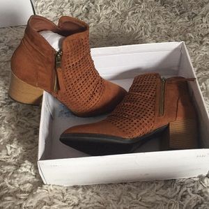 Gorgeous brown boots